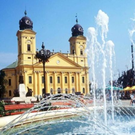 City Center Apartment Debrecen Extérieur photo