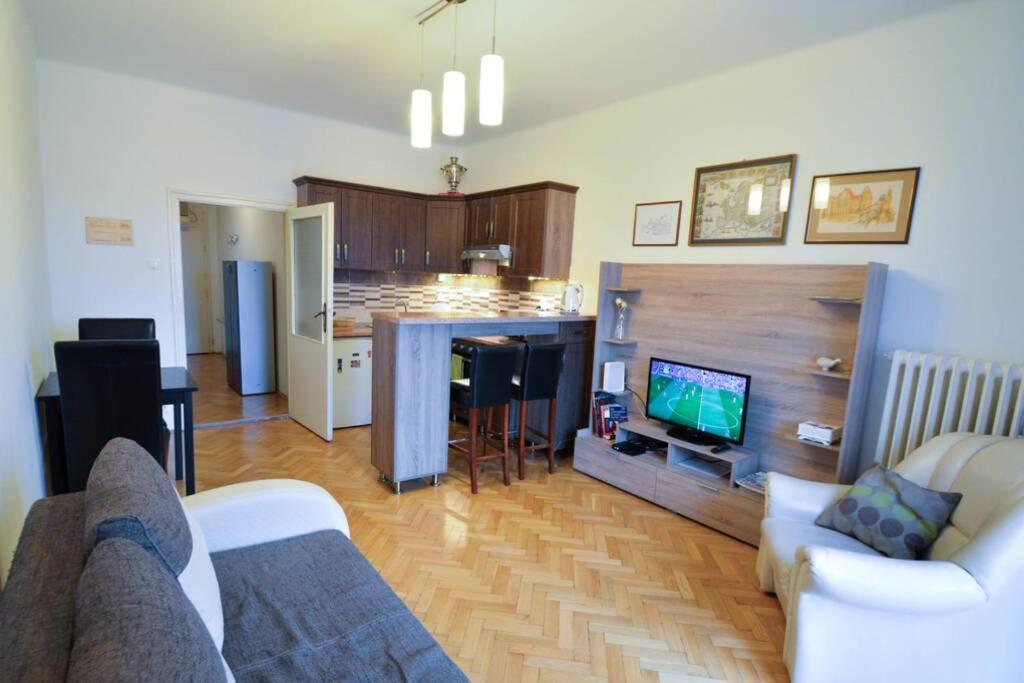 City Center Apartment Debrecen Extérieur photo
